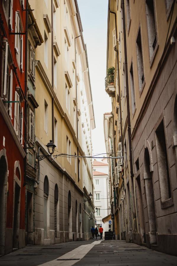 Monolocale Marino In Centro Storico Trieste Exterior foto