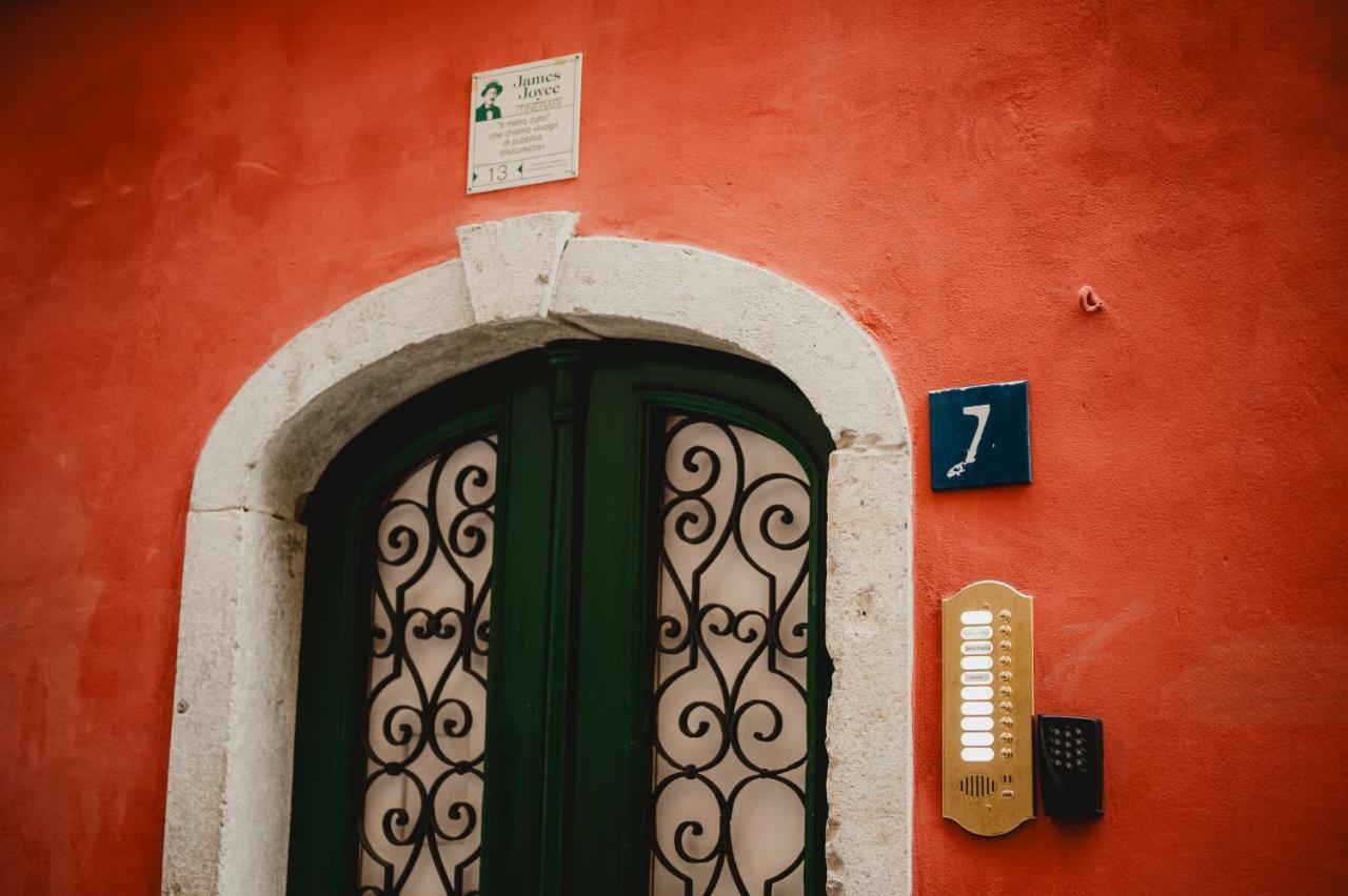Monolocale Marino In Centro Storico Trieste Exterior foto
